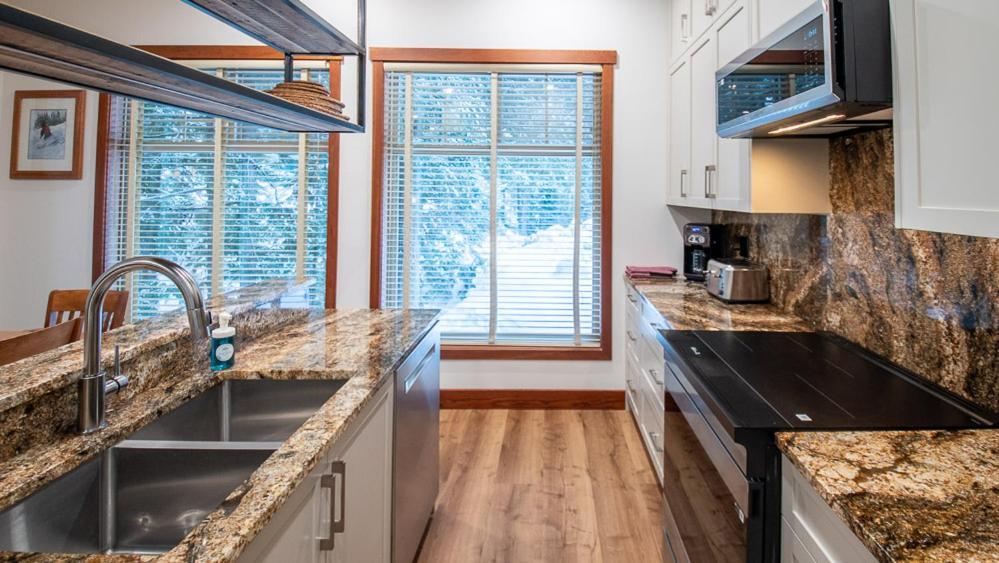 Snow Creek Lodge By Fernie Lodging Co Eksteriør bilde